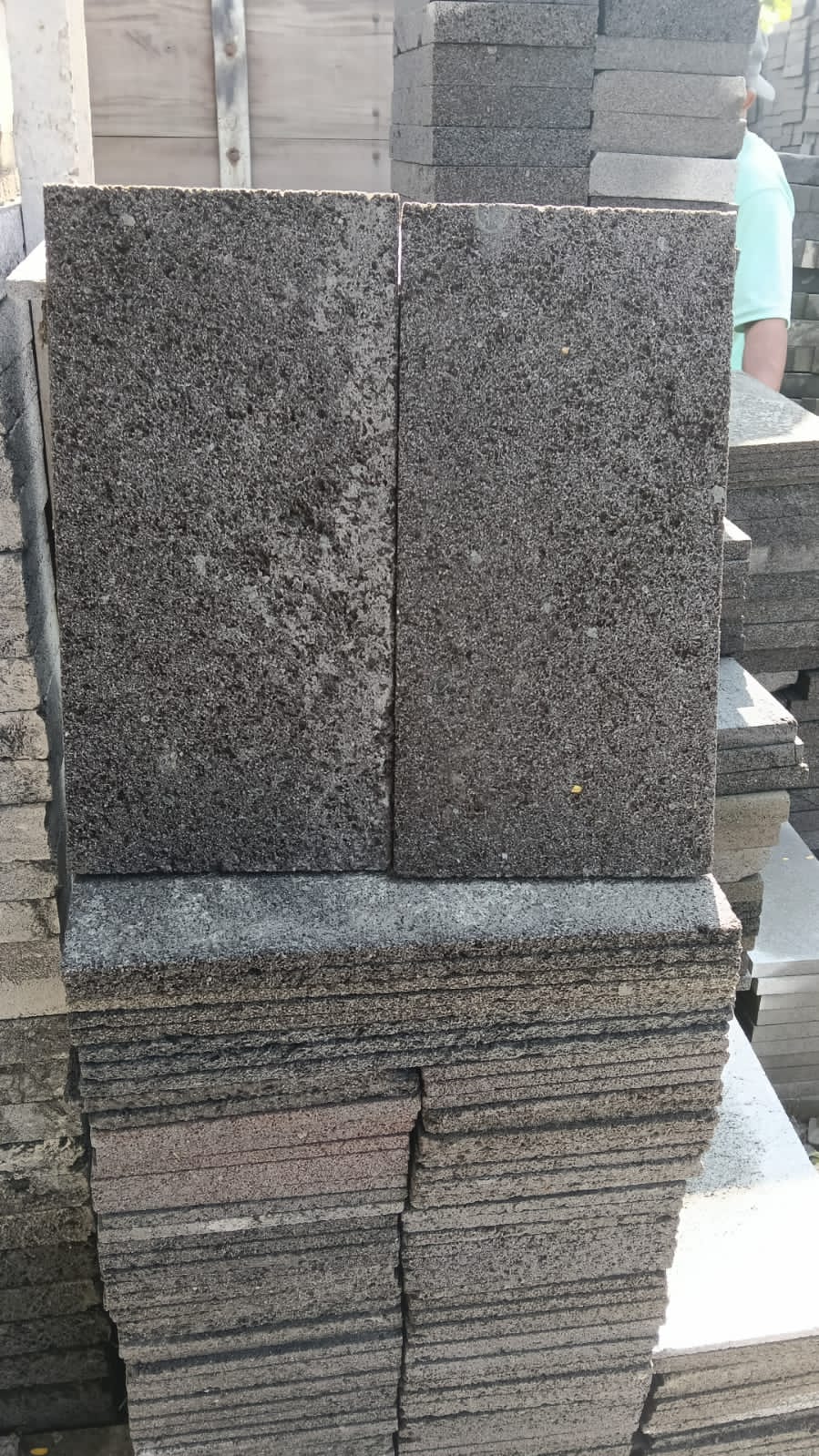 batu candi bogor untuk dinding klasik